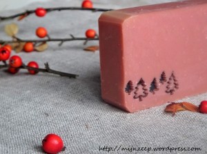 Naturally coloured soap
