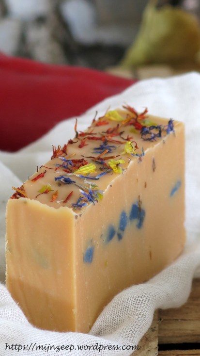 Paprika juice soap